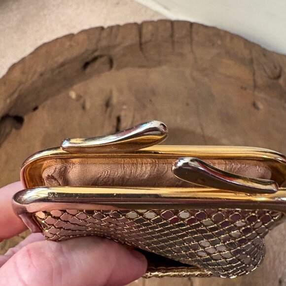 Whiting & Davis vintage gold metal mesh cigarette / glasses case IMPERFECT READ - Picture 5 of 8